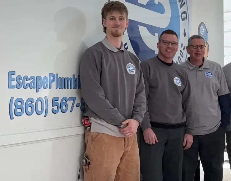 escape-plumbing-team-and-truck